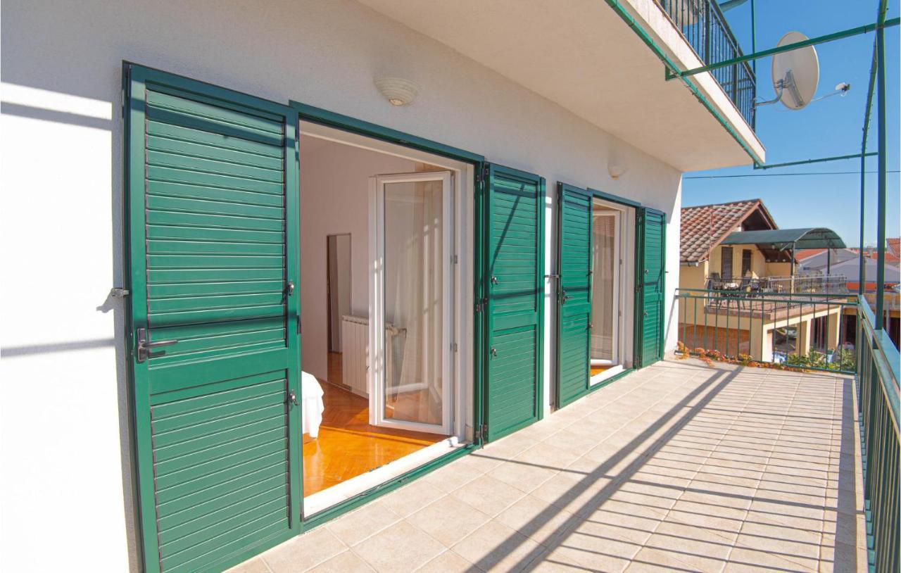3 Bedroom Lovely Apartment In Brodarica Бродарица Экстерьер фото